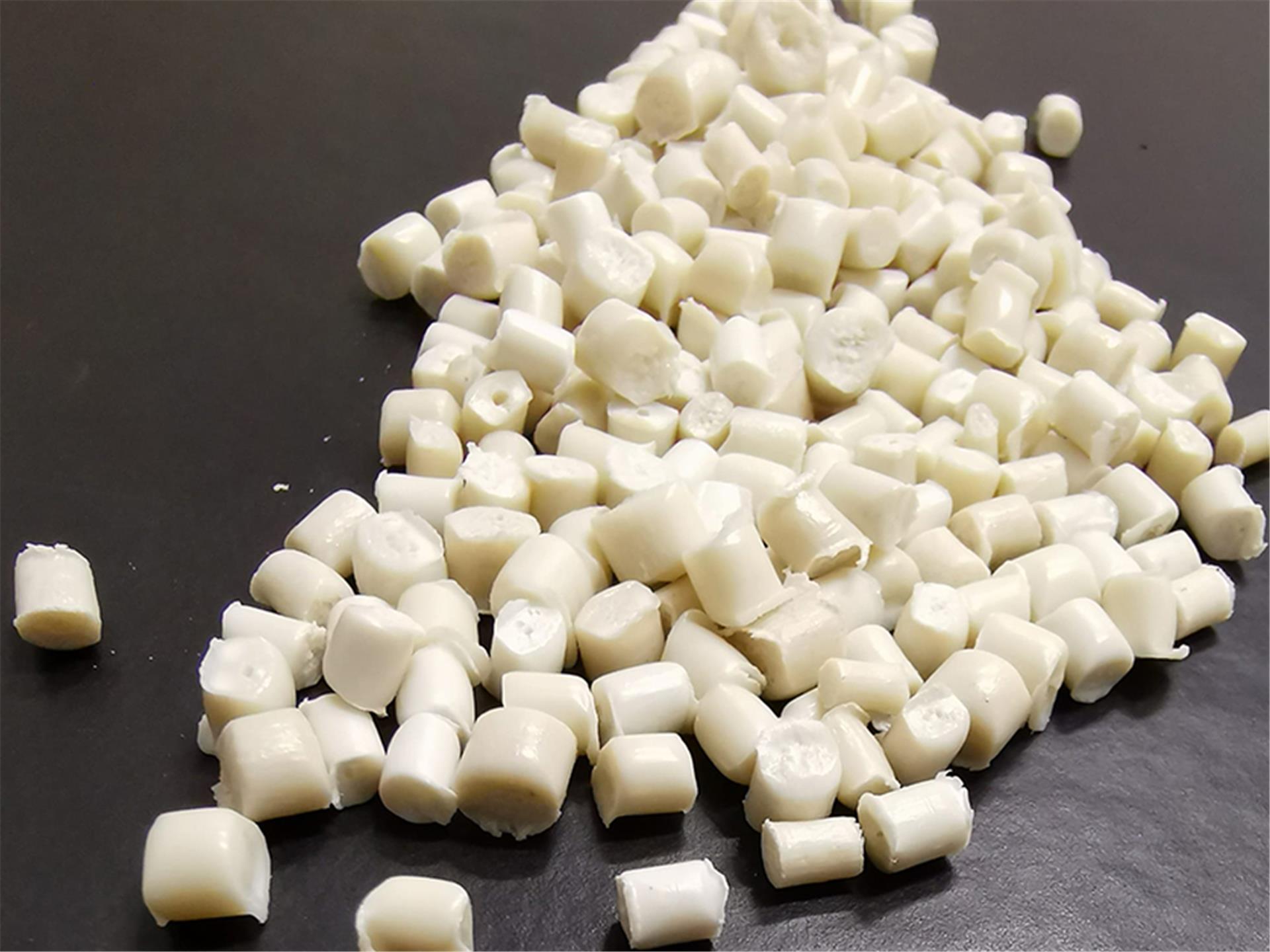 Pa6. 6 Solid White